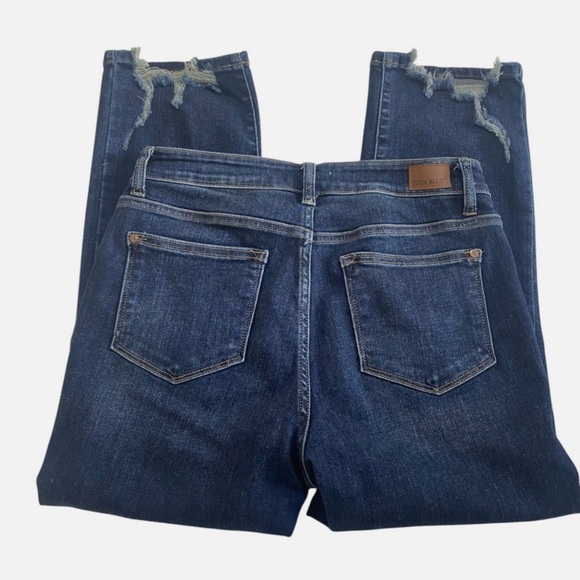 Judy Blue 9/29 Relaxed Cropped Fit Dark Wash Distressed Mid Rise Jeans - Picture 4 of 8